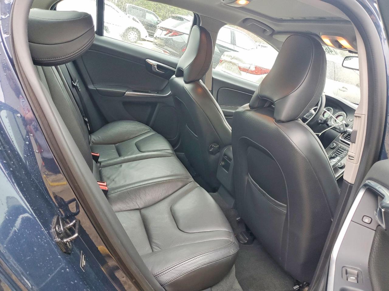 2011 VOLVO S60 T6 photo 28