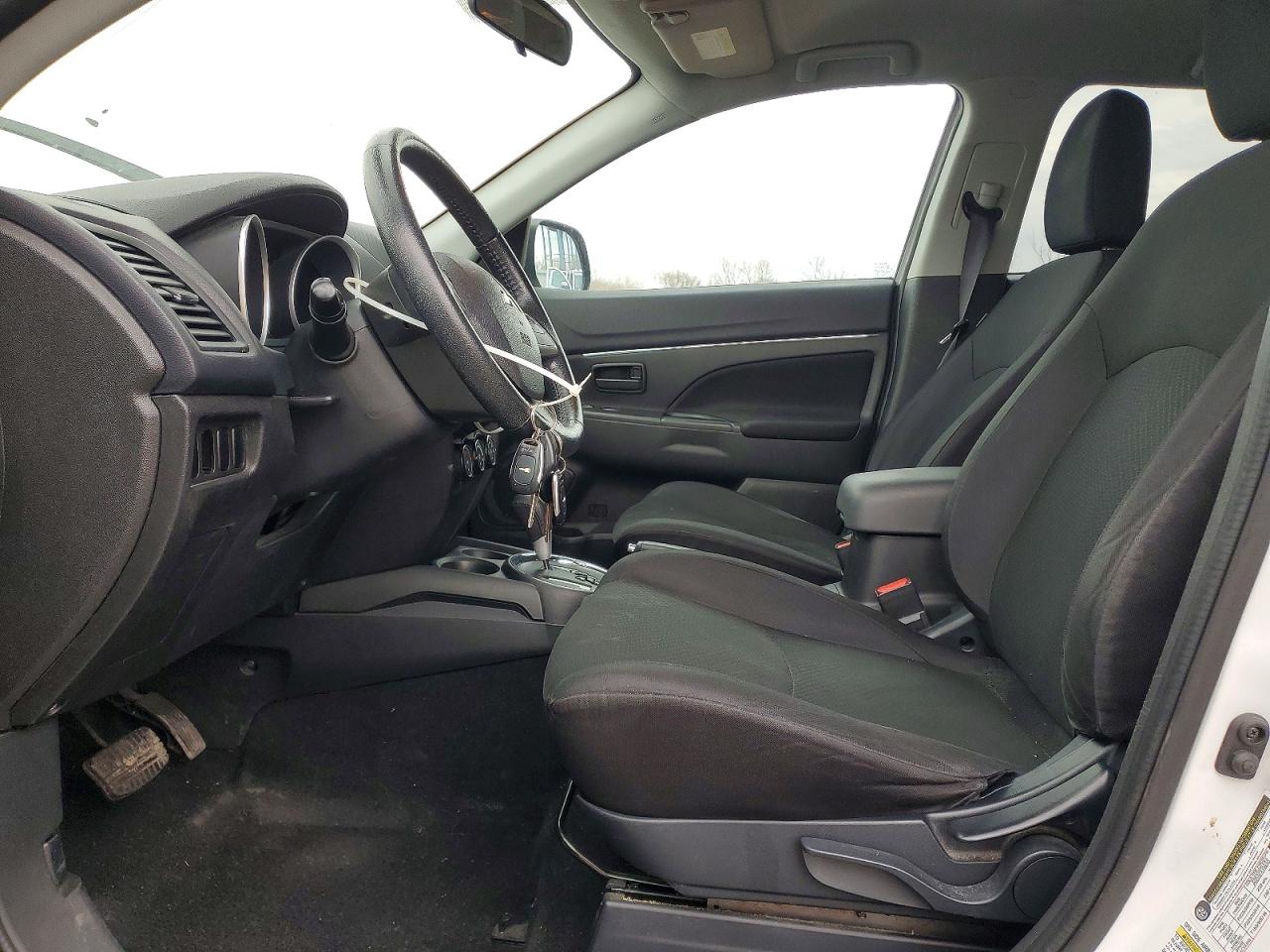 2015 MITSUBISHI OUTLANDER SPORT ES photo 13