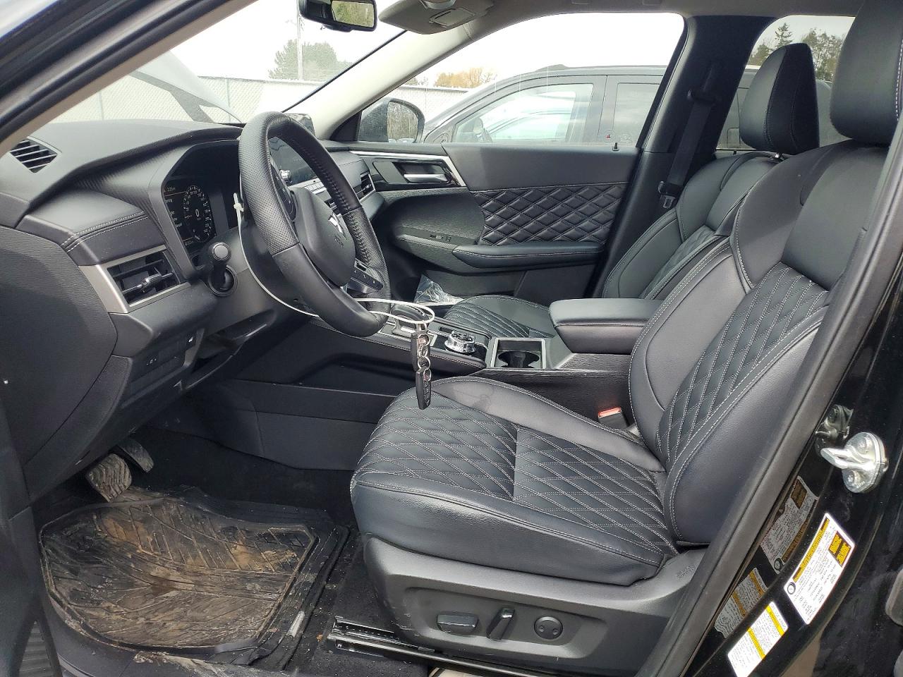 2024 MITSUBISHI OUTLANDER SE photo 19
