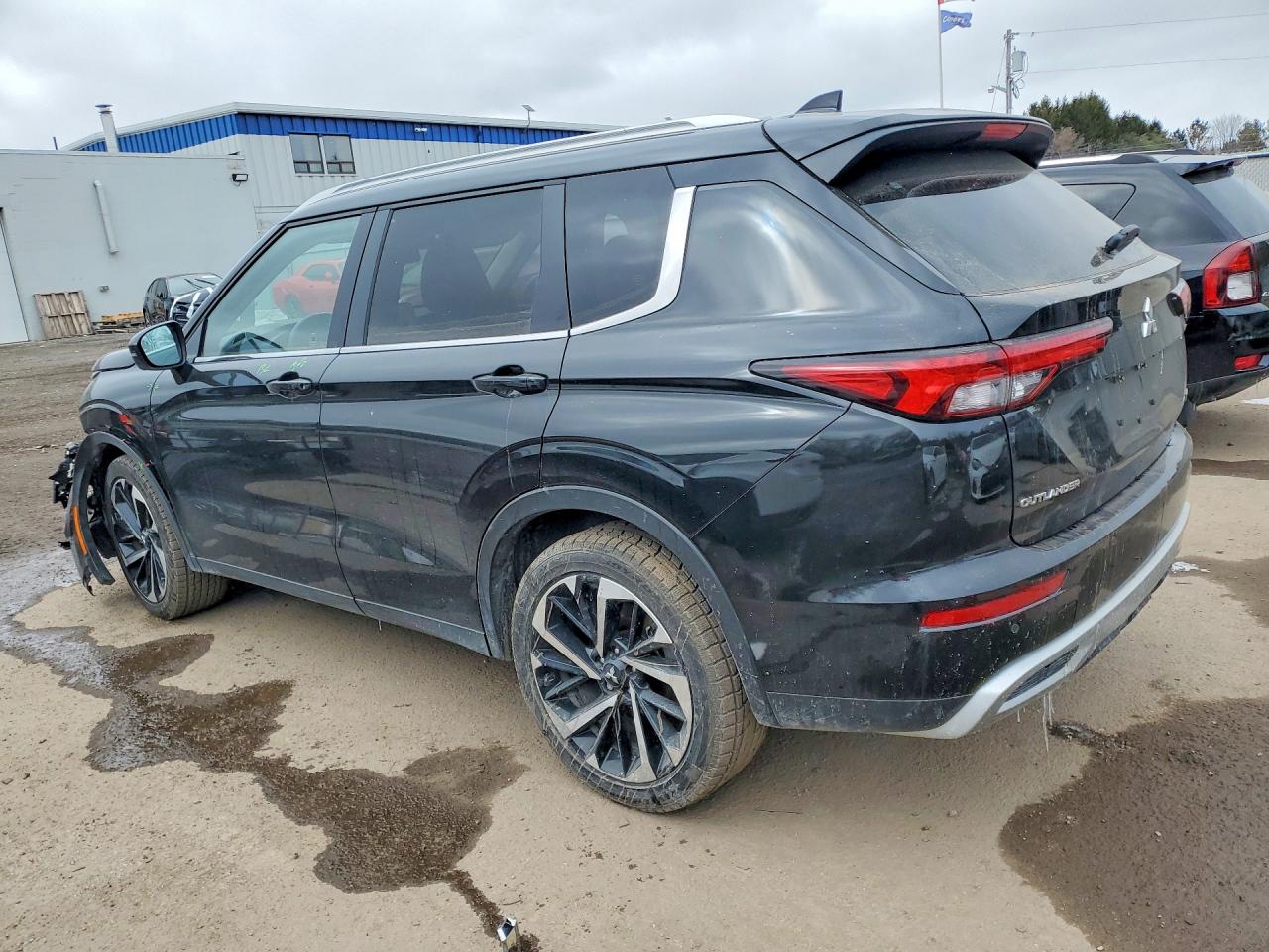 2024 MITSUBISHI OUTLANDER SE photo 4