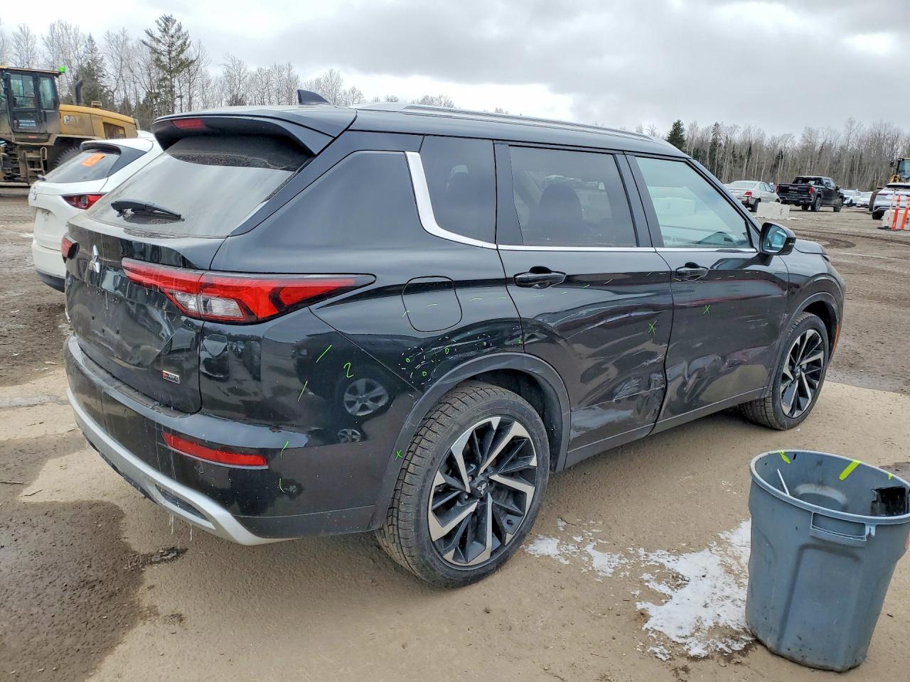 2024 MITSUBISHI OUTLANDER SE photo 7