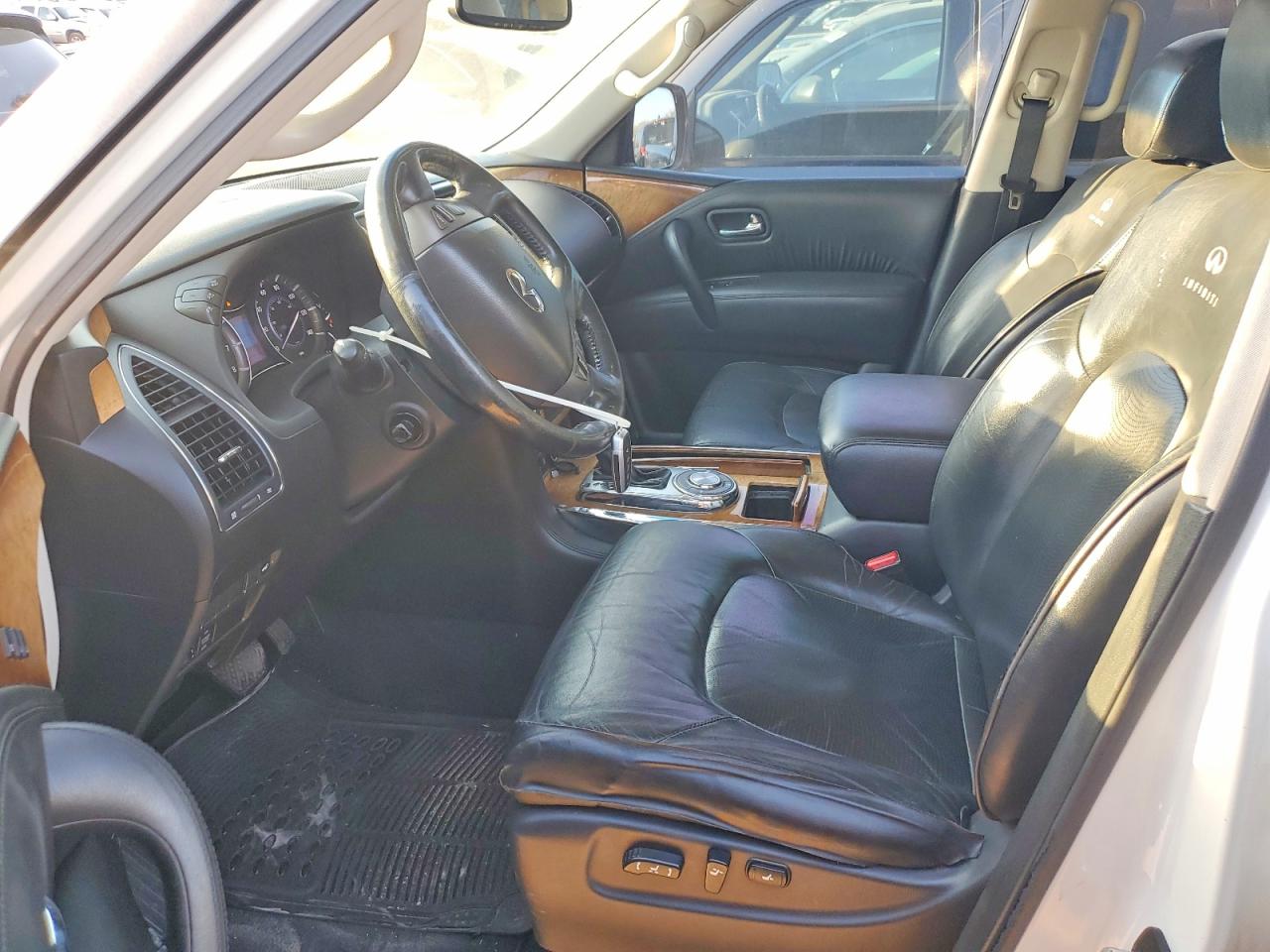 2013 INFINITI QX56 BASE photo 7