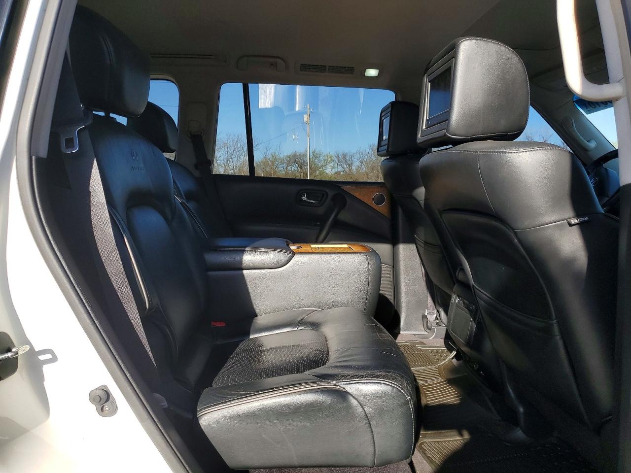 2013 INFINITI QX56 BASE photo 11