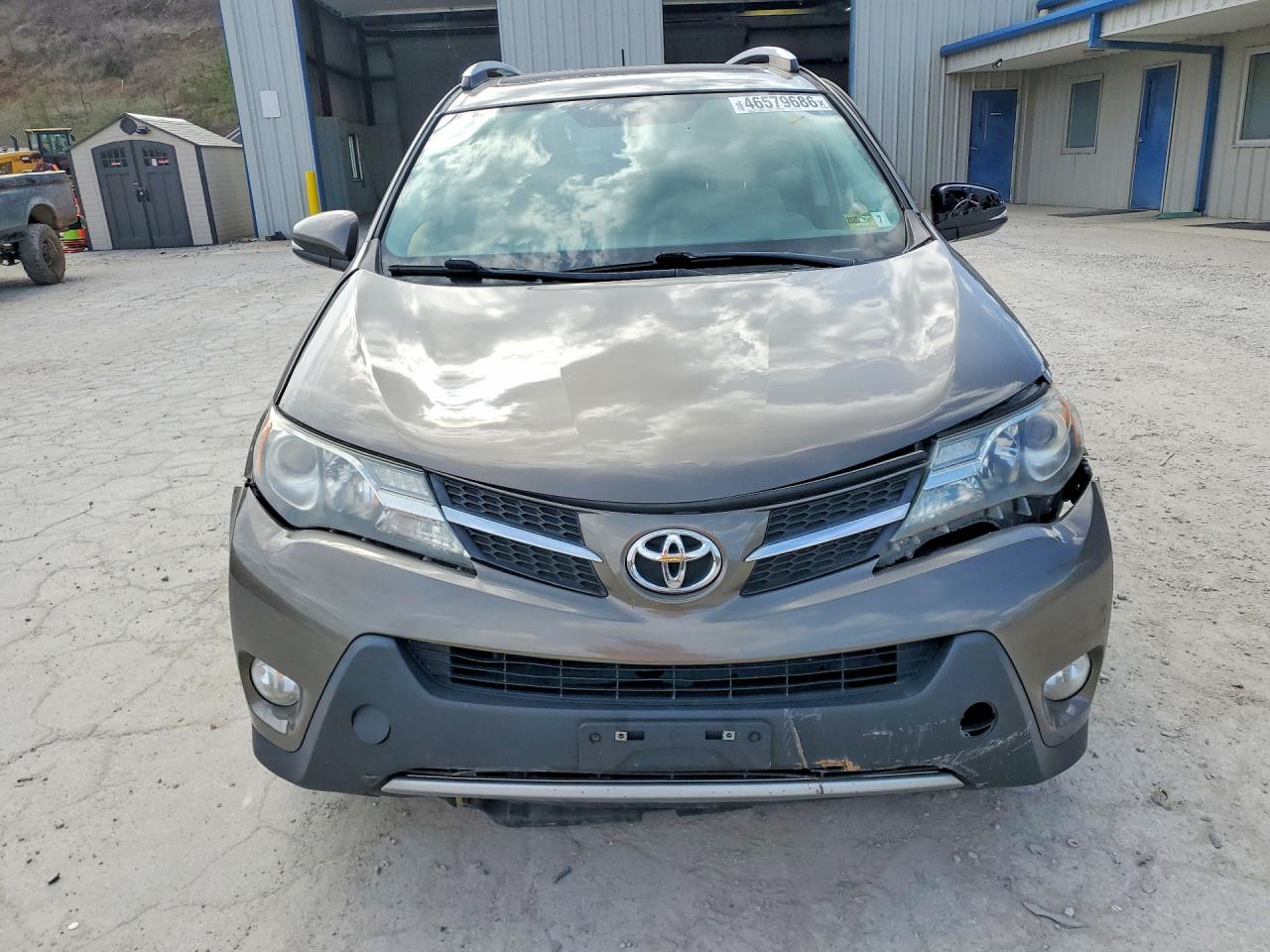 2013 TOYOTA RAV4 XLE photo 5
