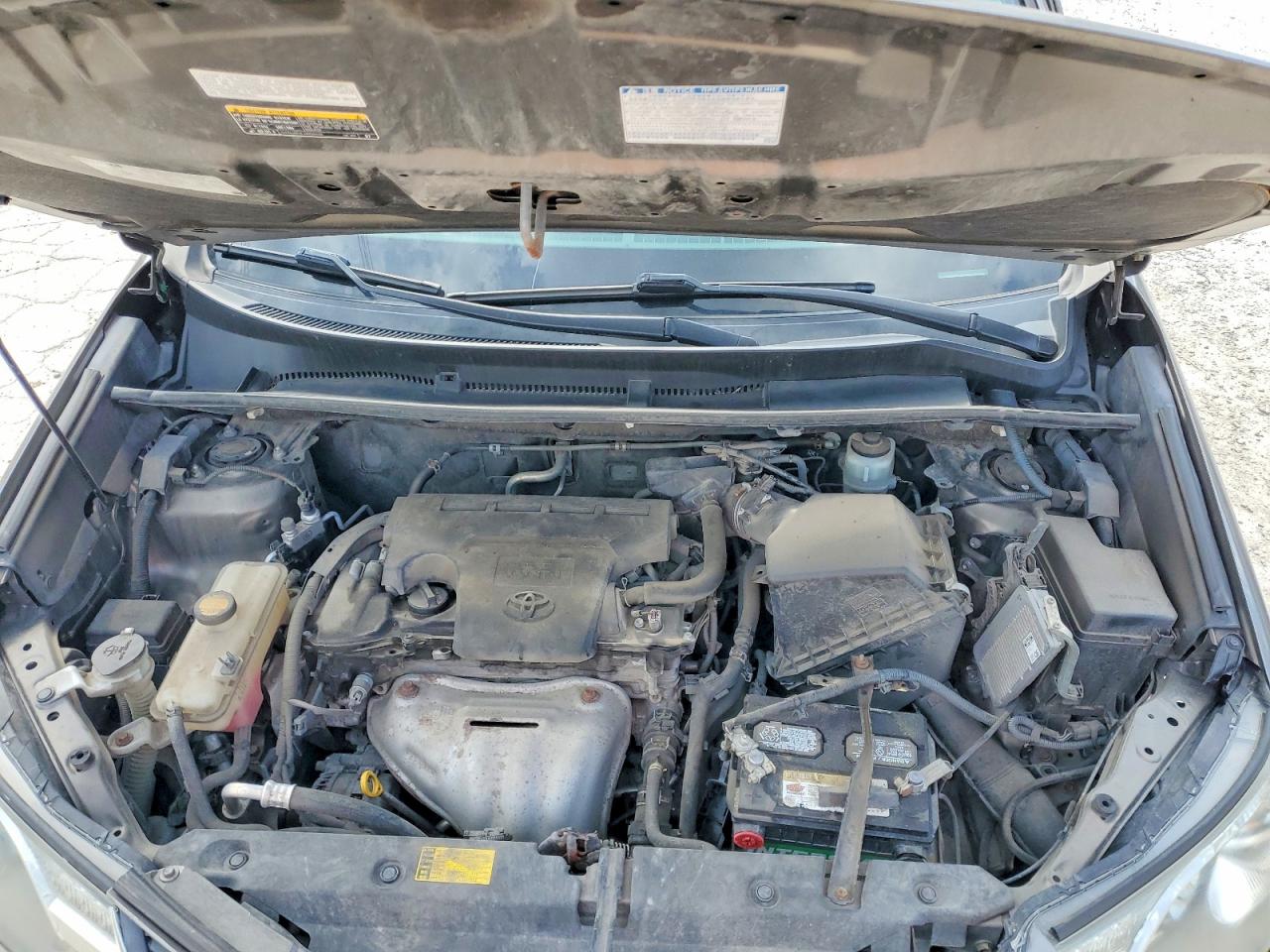 2013 TOYOTA RAV4 XLE photo 12
