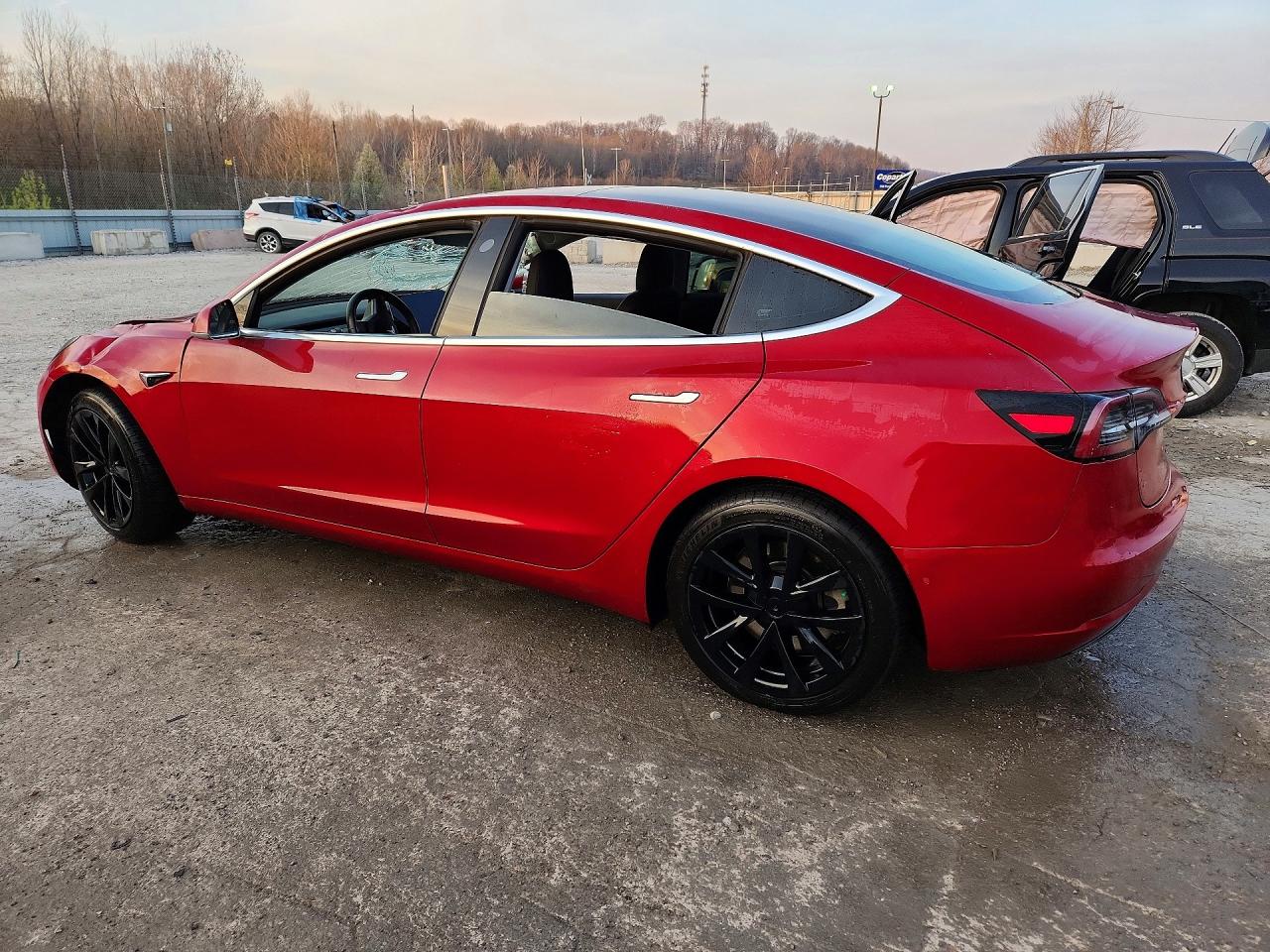 2018 TESLA MODEL 3 photo 3