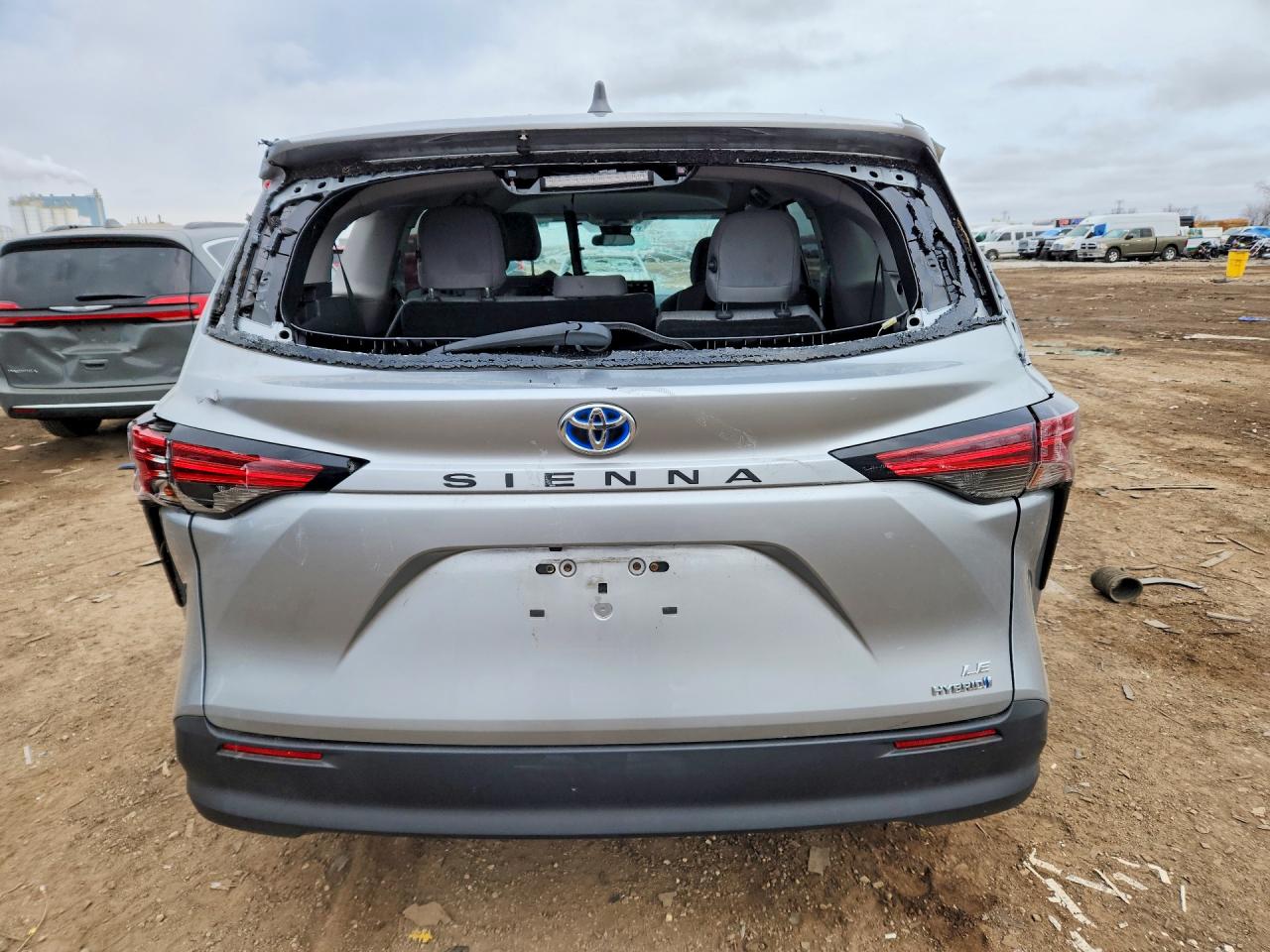 2021 TOYOTA SIENNA LE 8-PASSENGER photo 11