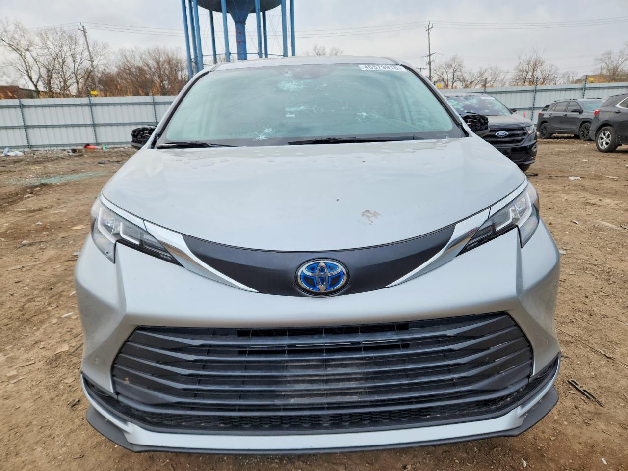 2021 TOYOTA SIENNA LE 8-PASSENGER photo 9