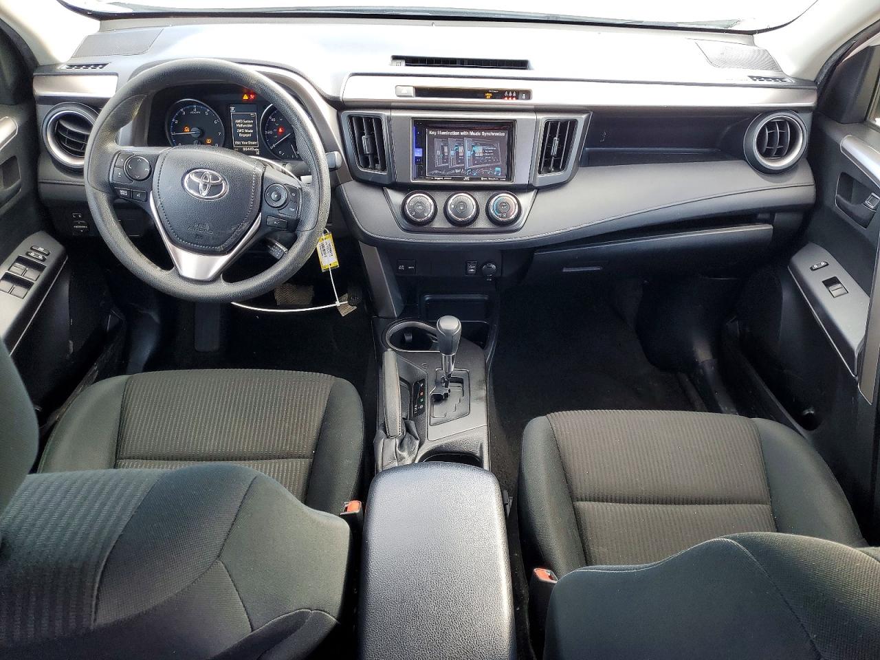 2018 TOYOTA RAV4 LE photo 8