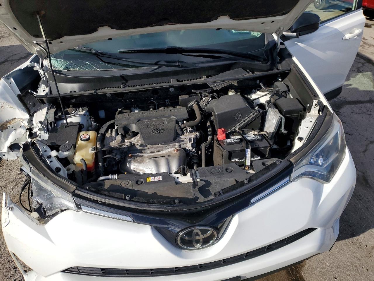 2018 TOYOTA RAV4 LE photo 12