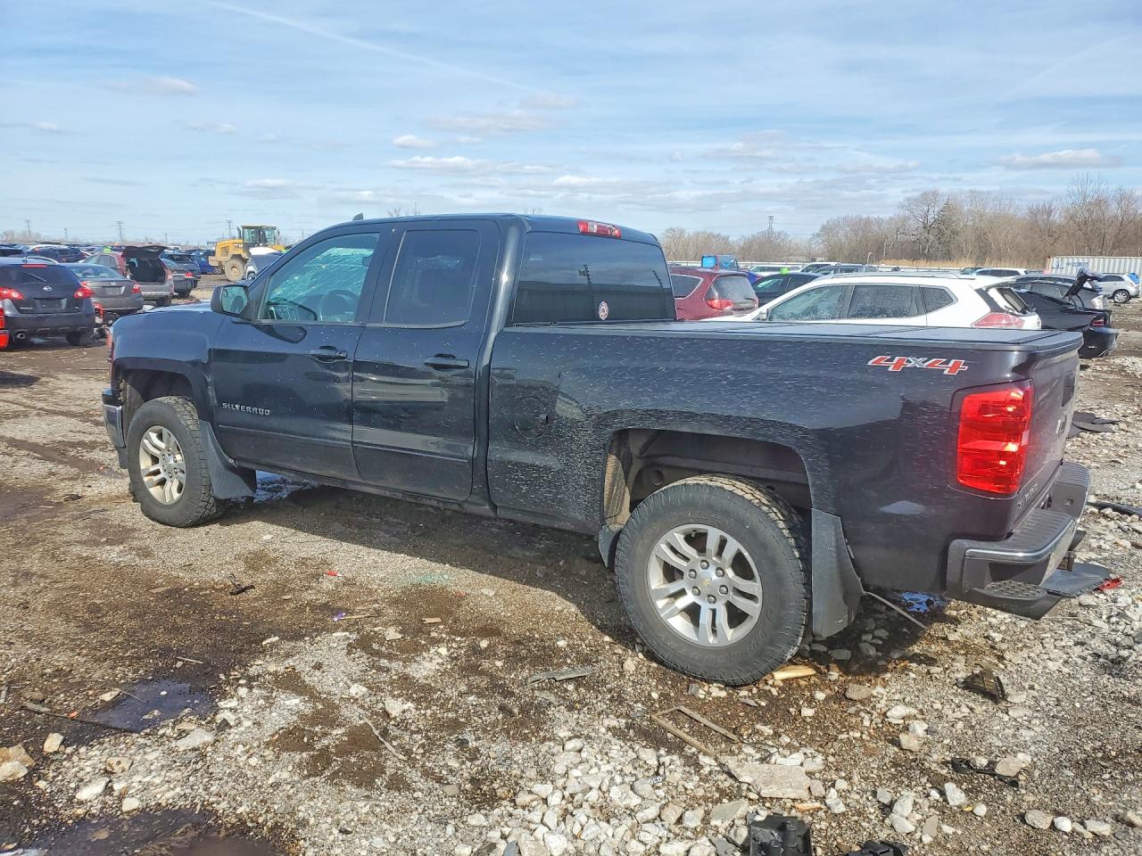 2015 CHEVROLET SILVERADO K1500 LT photo 2