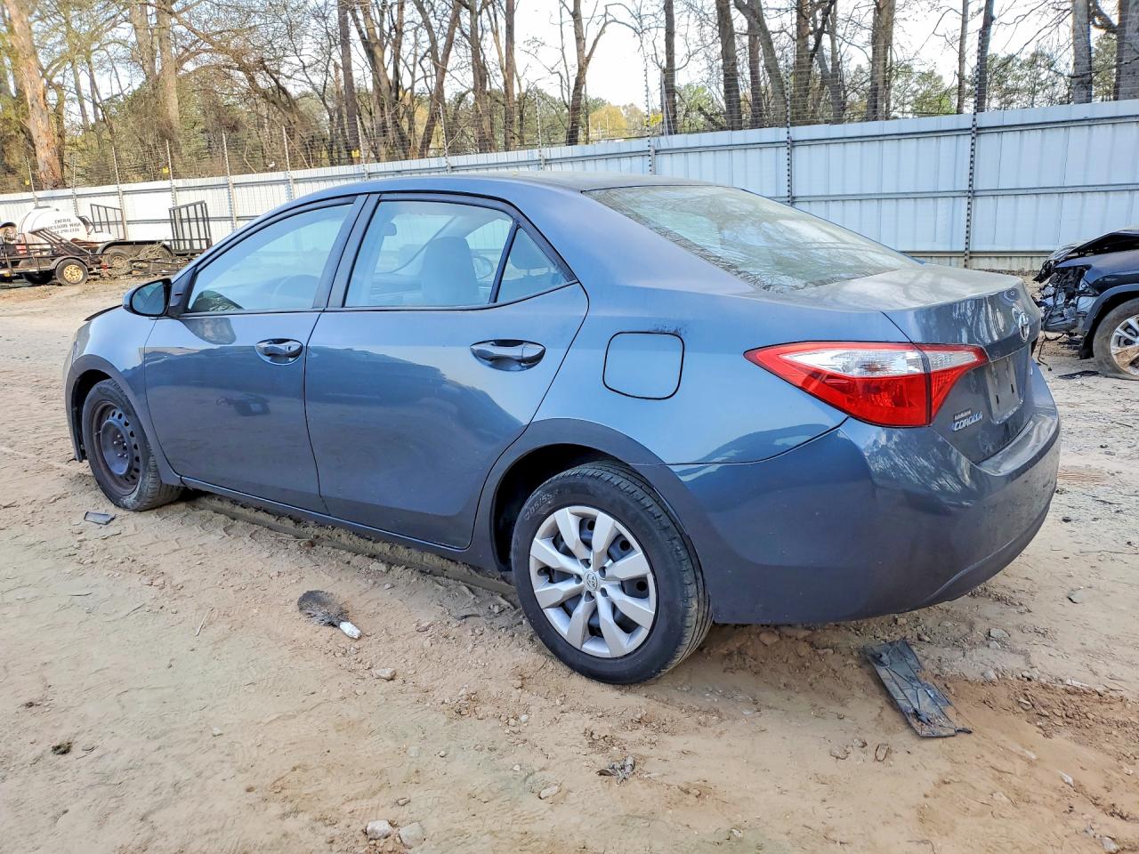 2014 TOYOTA COROLLA LE photo 3