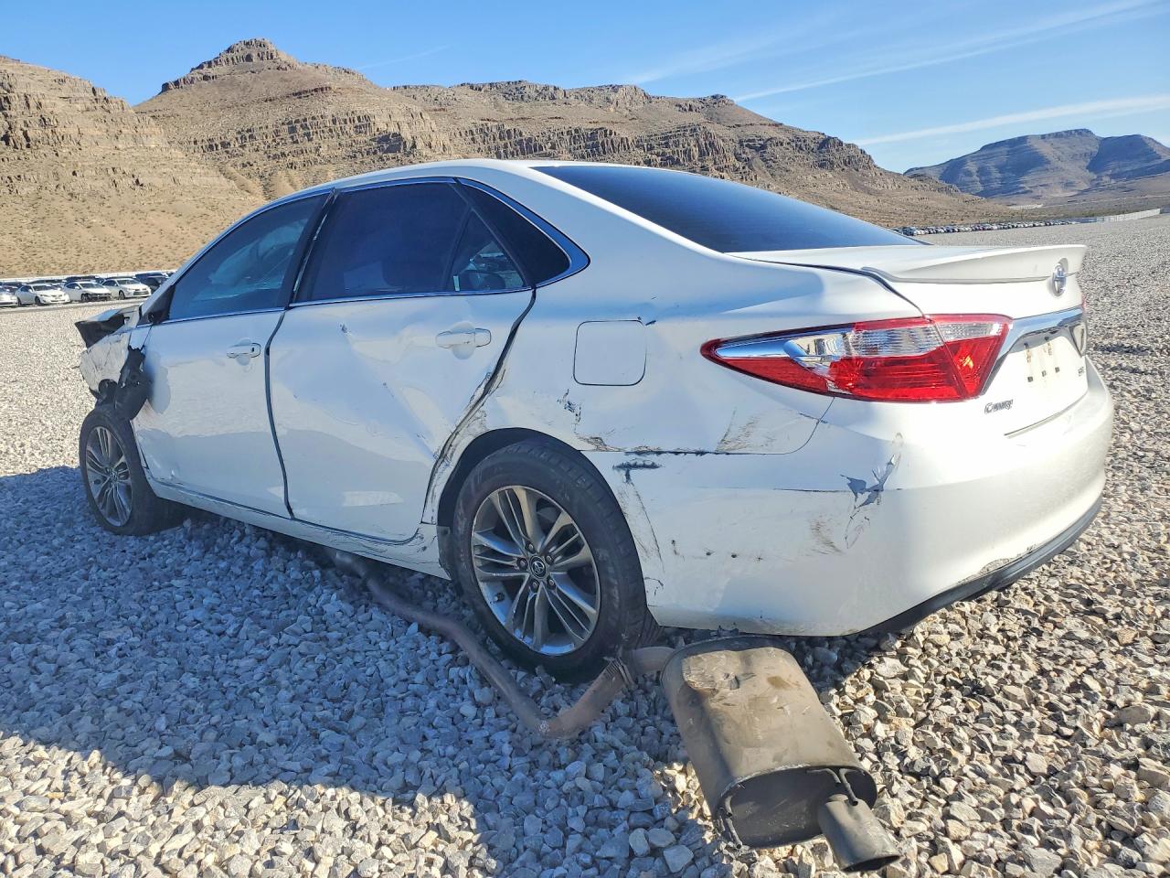 2017 TOYOTA CAMRY SE photo 2