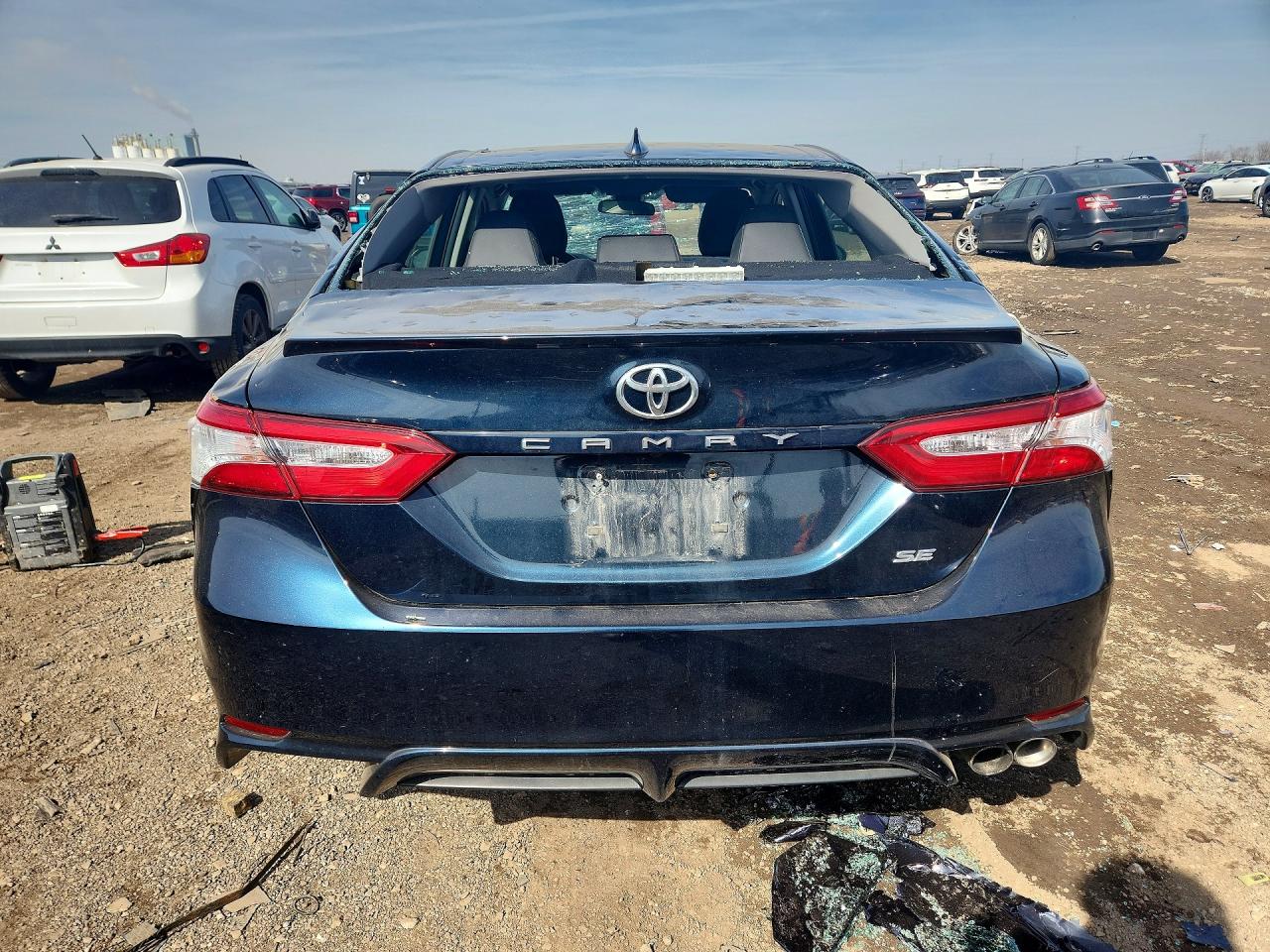 2020 TOYOTA CAMRY SE photo 6