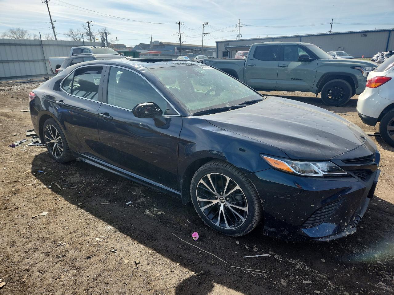 2020 TOYOTA CAMRY SE photo 4