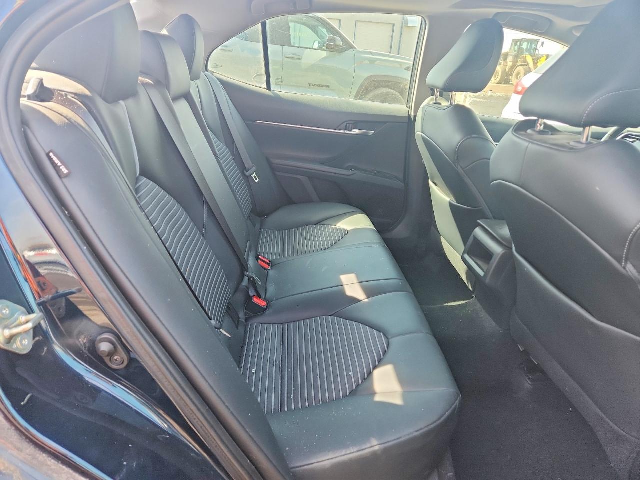2020 TOYOTA CAMRY SE photo 10