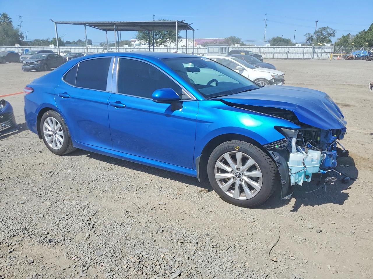 2019 TOYOTA CAMRY LE photo 10