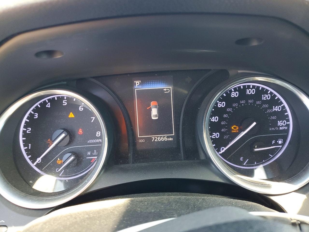 2019 TOYOTA CAMRY LE photo 25