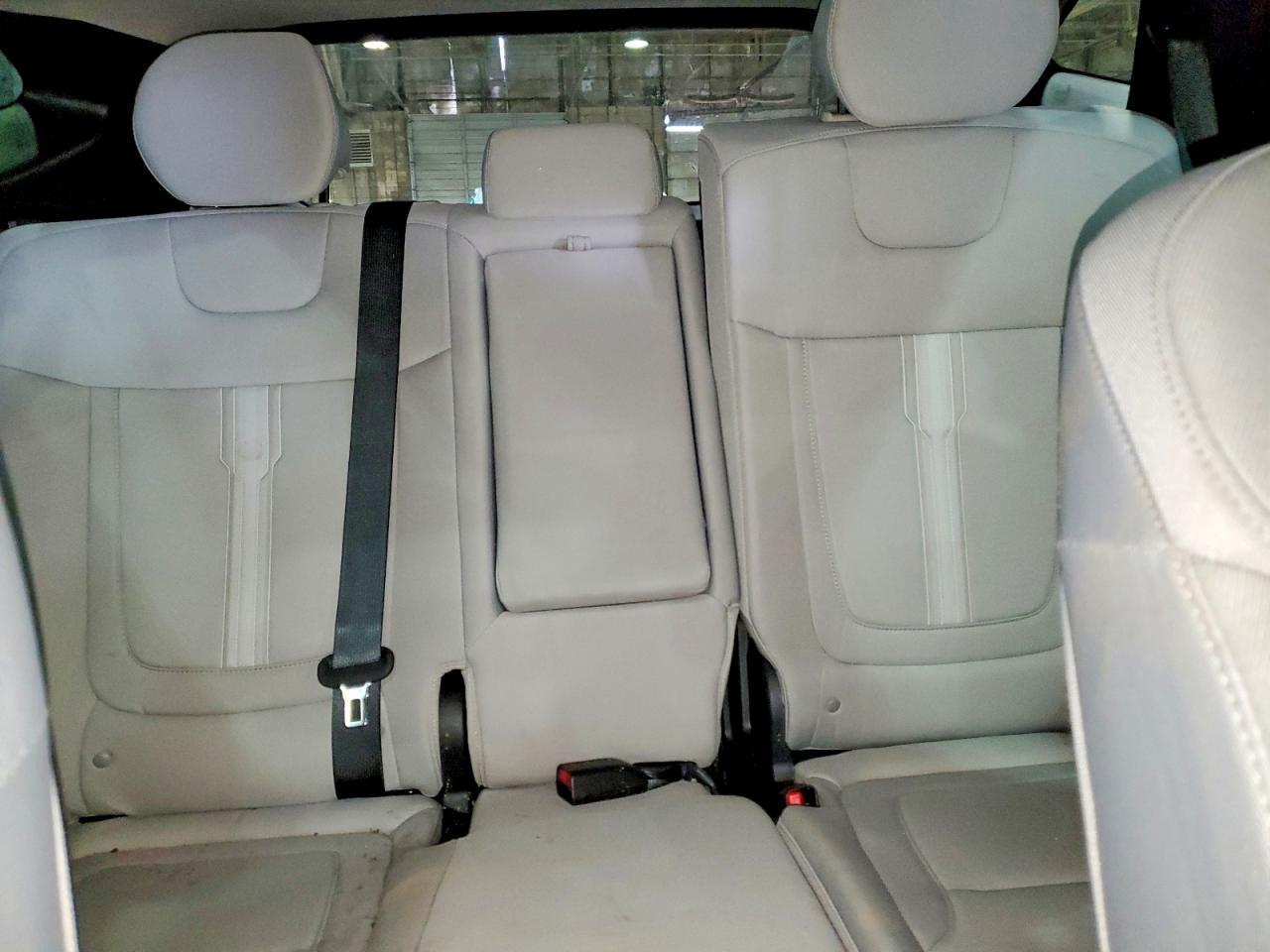 2026 HYUNDAI TUCSON SEL photo 10