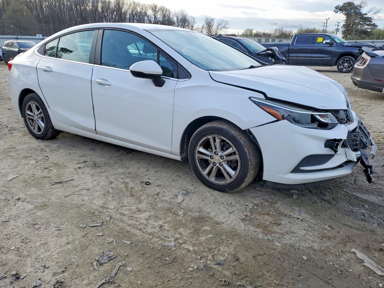 2017 CHEVROLET CRUZE LT photo 10