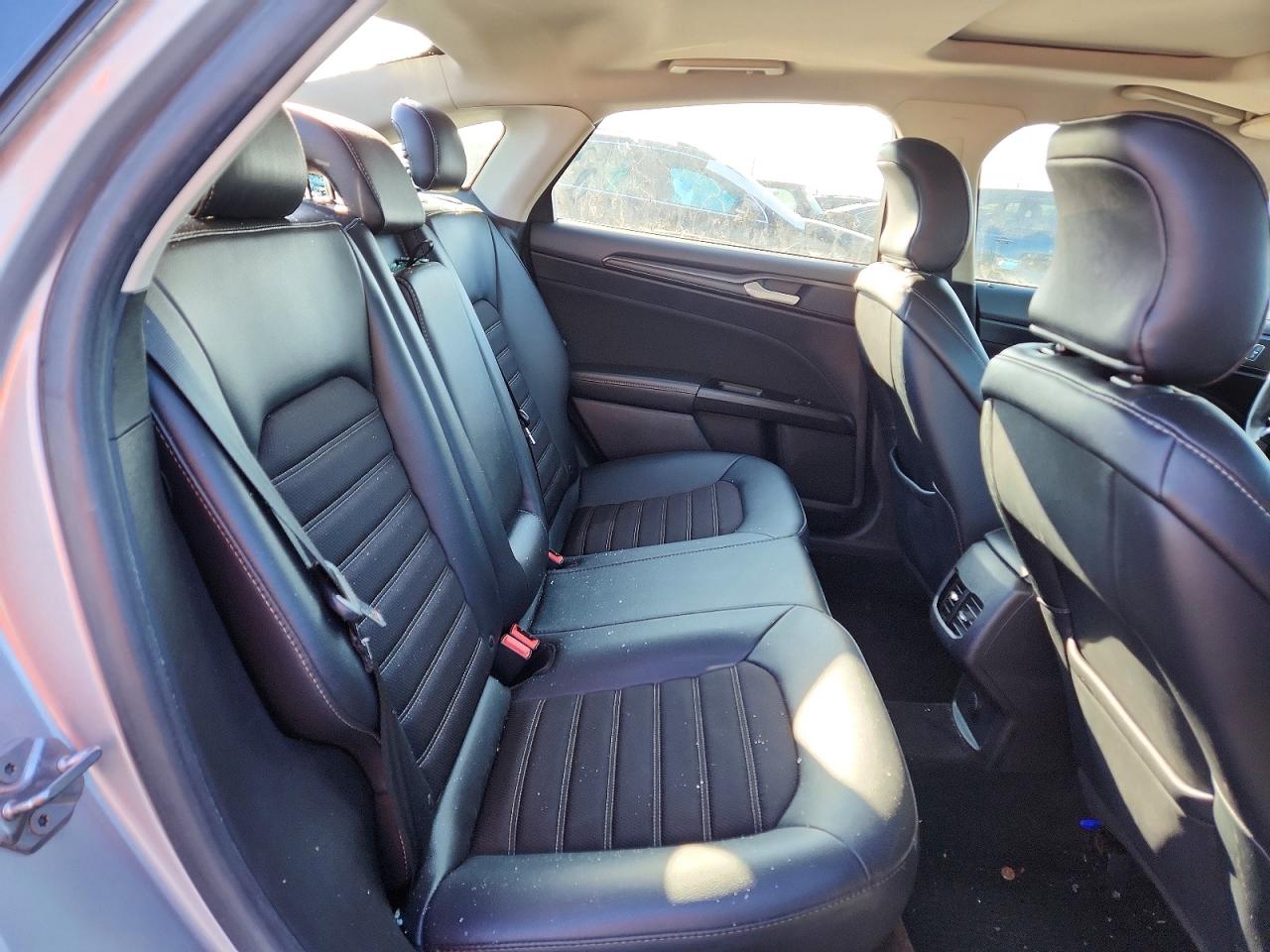 2018 FORD FUSION SE photo 19