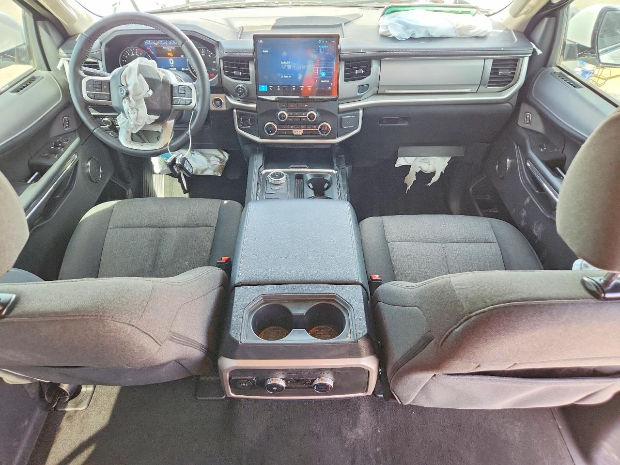 2024 FORD EXPEDITION XLT photo 8