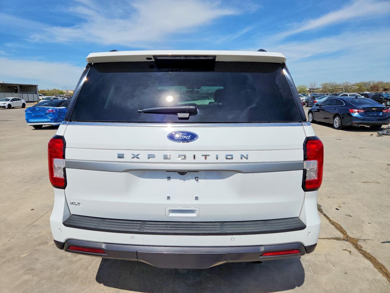 2024 FORD EXPEDITION XLT photo 6