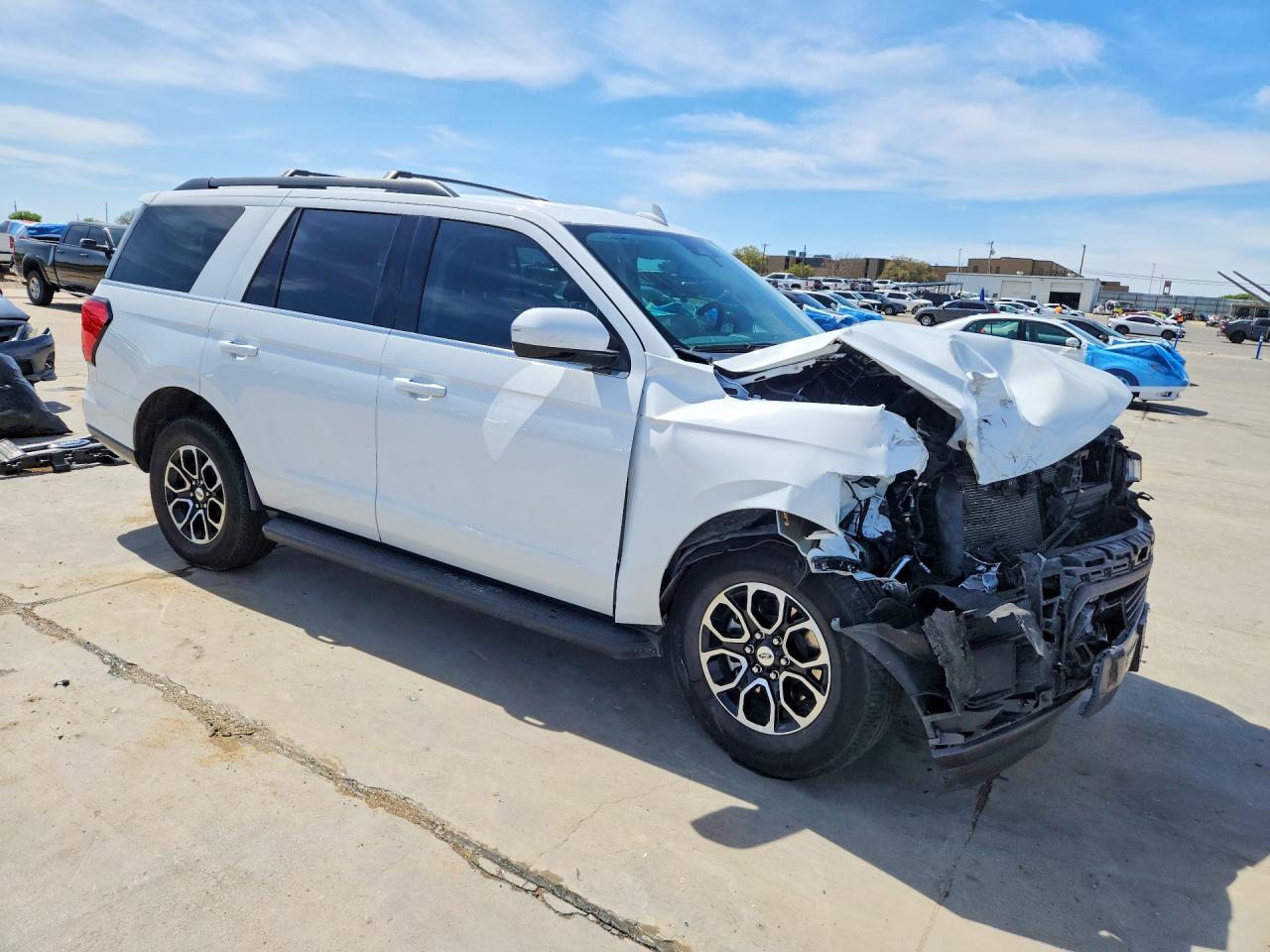 2024 FORD EXPEDITION XLT photo 4