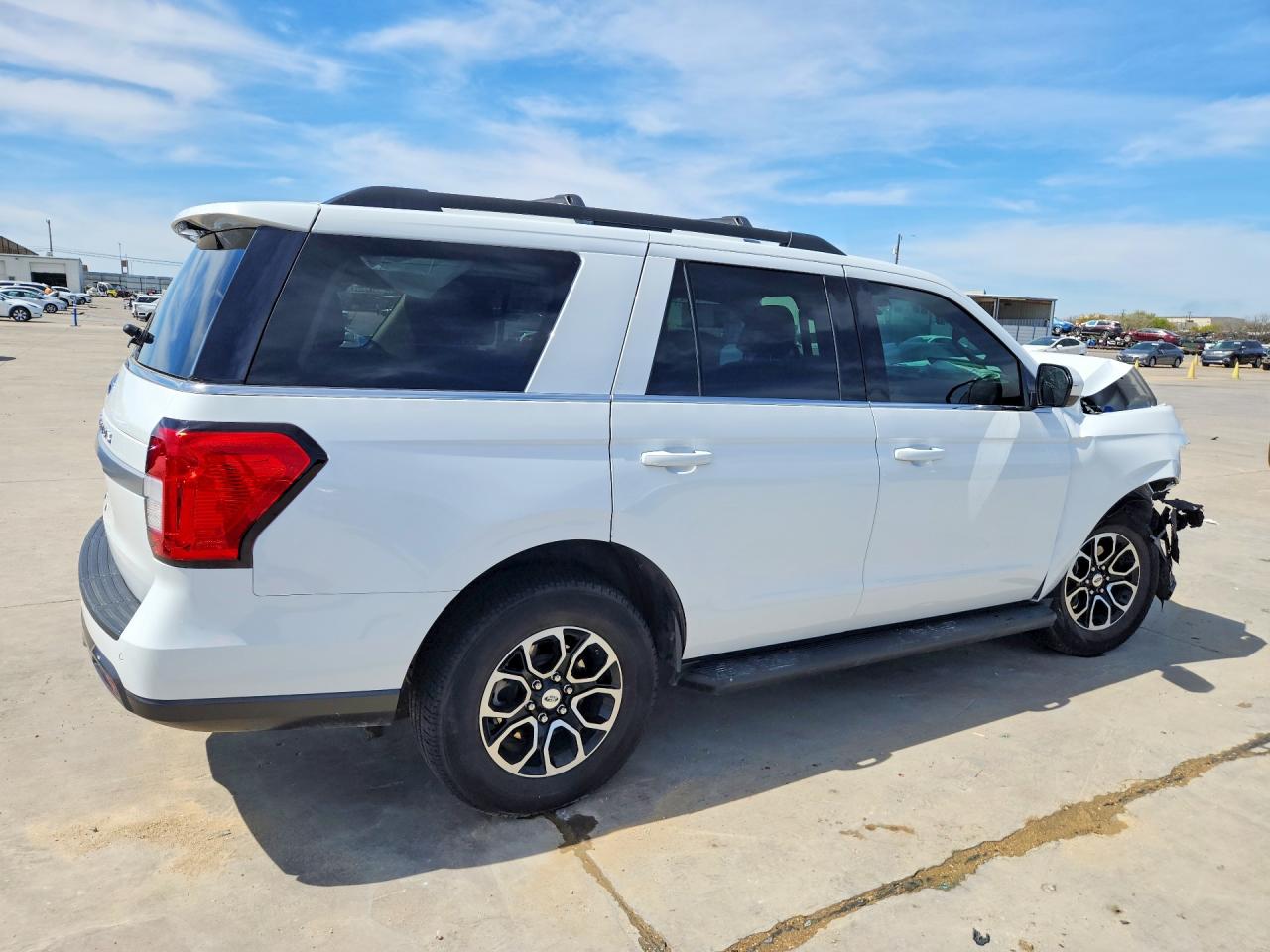 2024 FORD EXPEDITION XLT photo 3