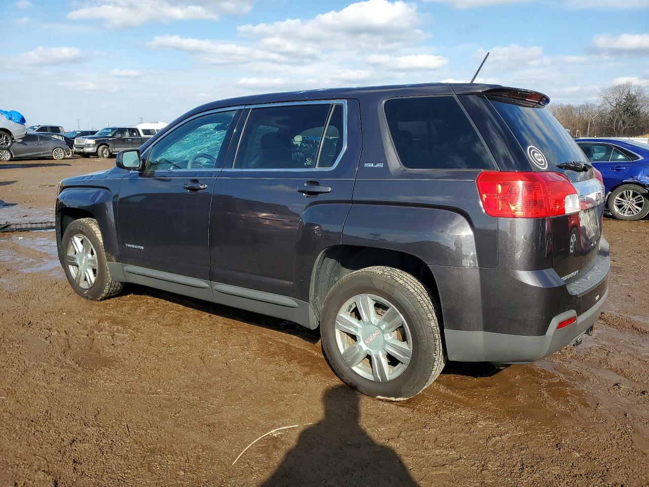 2015 GMC TERRAIN SLE photo 2