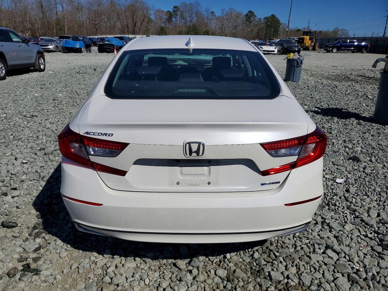 2018 HONDA ACCORD HYBRID photo 16