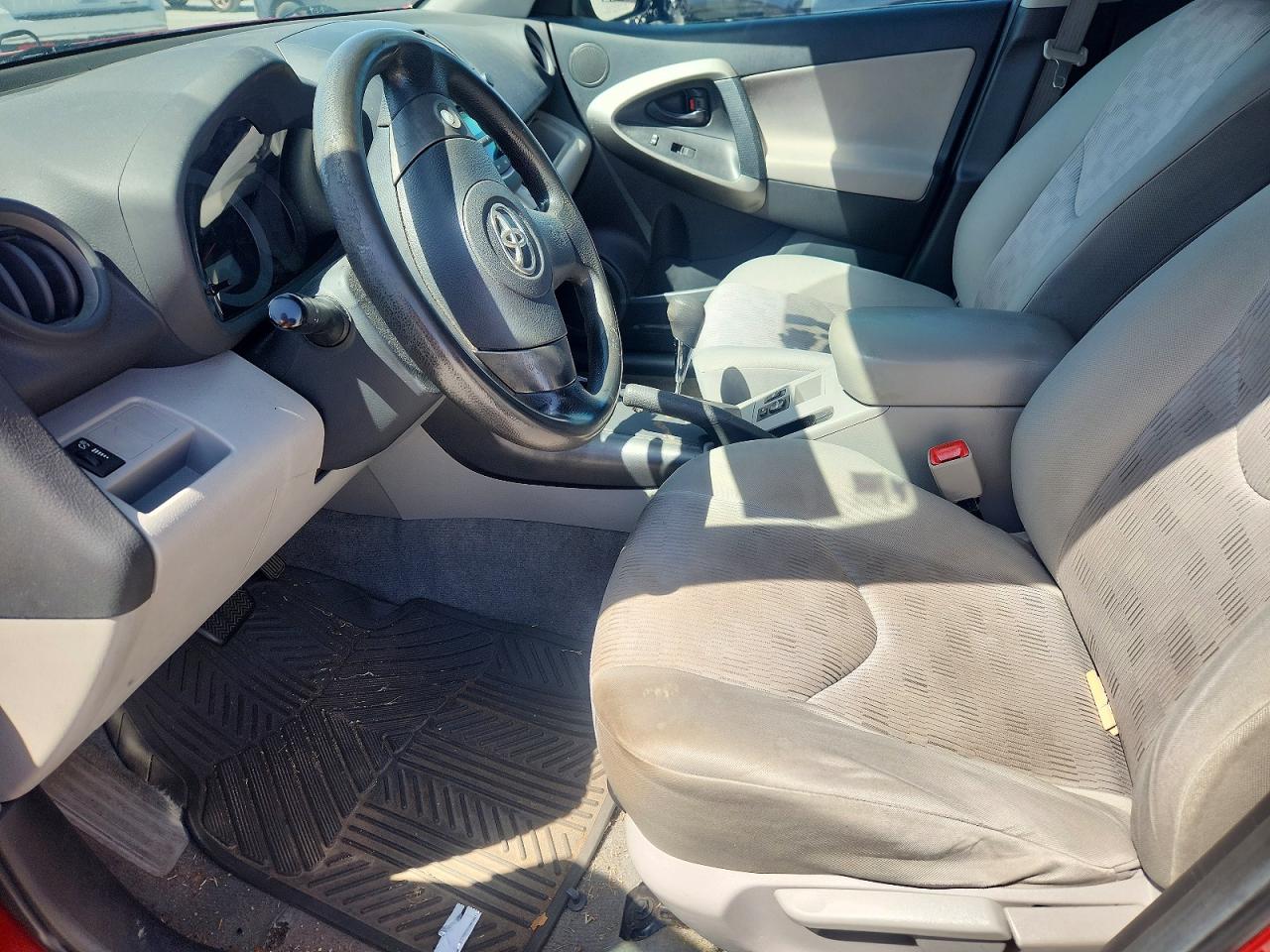 2011 TOYOTA RAV4 BASE photo 7