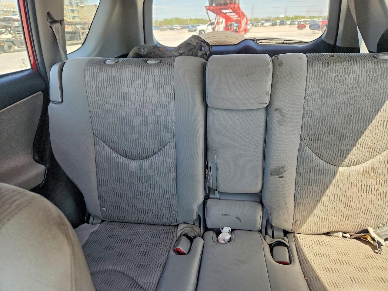 2011 TOYOTA RAV4 BASE photo 10