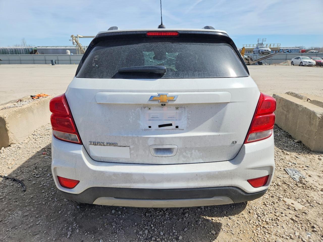2018 CHEVROLET TRAX 1LT photo 11