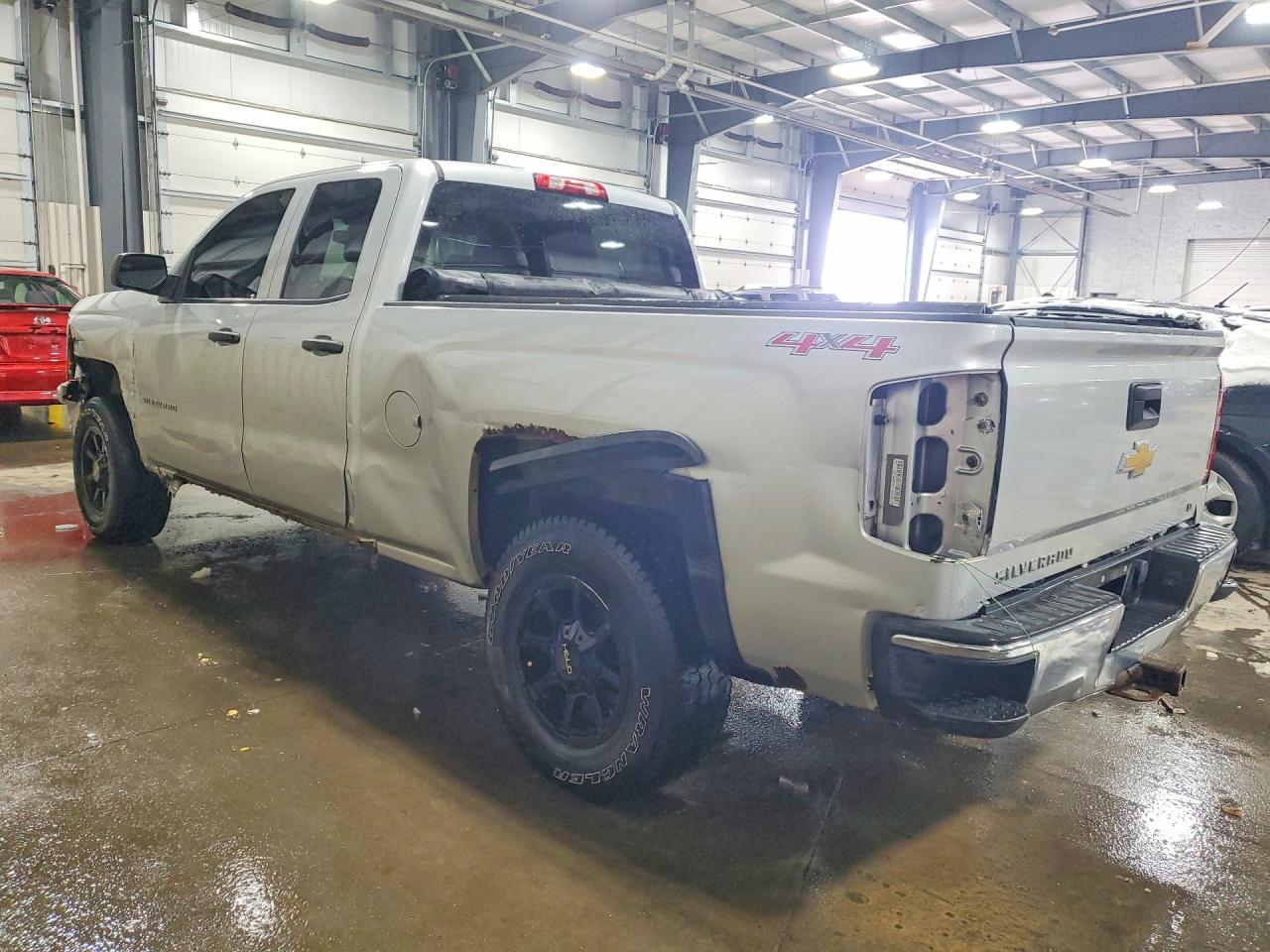 2014 CHEVROLET SILVERADO K1500 LT photo 2
