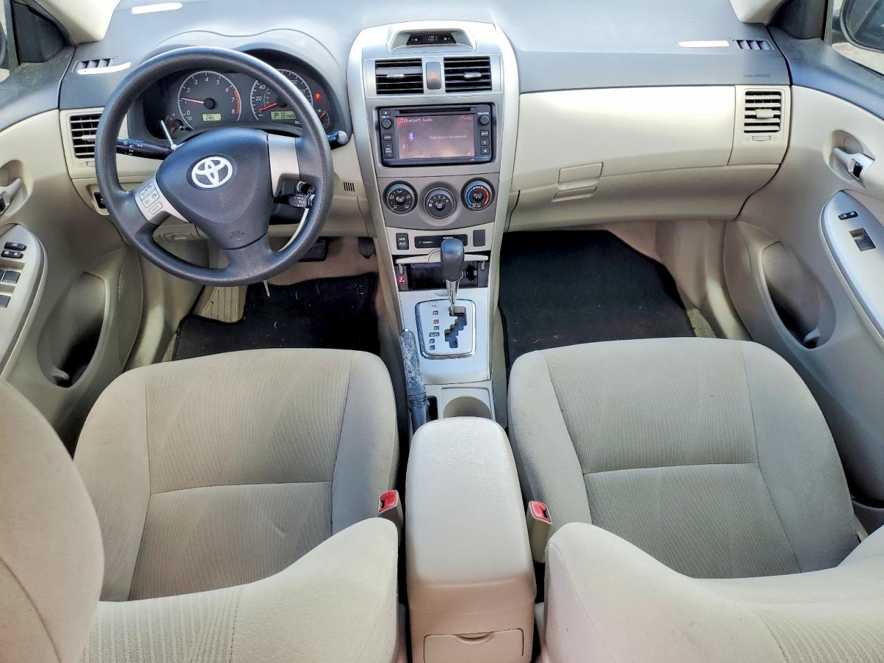 2013 TOYOTA COROLLA L photo 8
