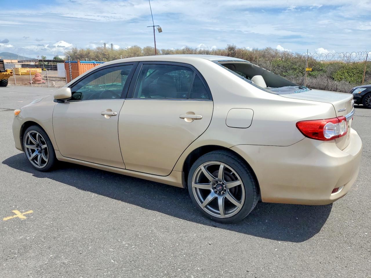 2013 TOYOTA COROLLA L photo 2