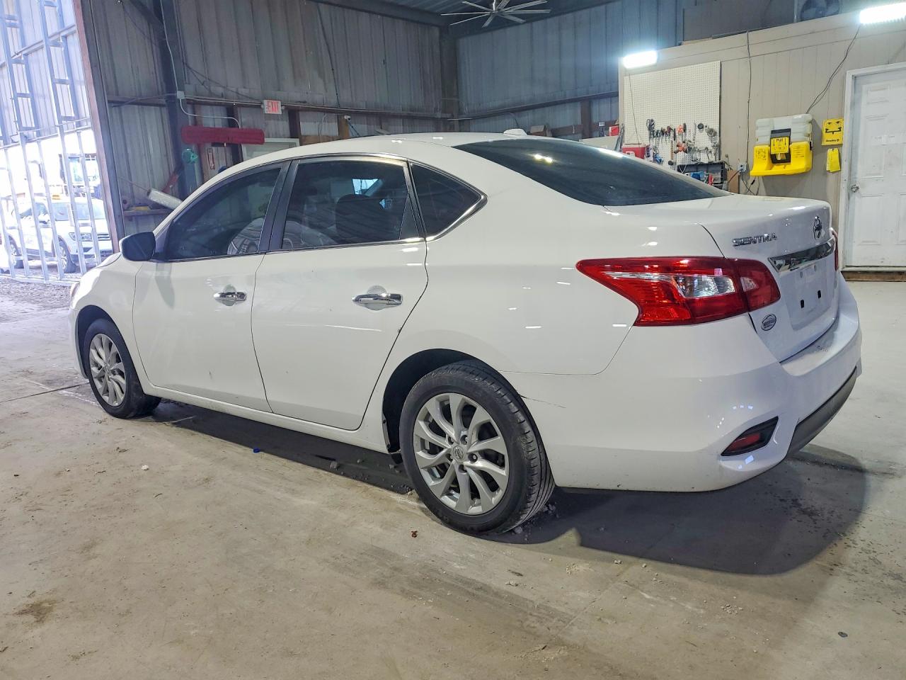 2019 NISSAN SENTRA SV photo 4