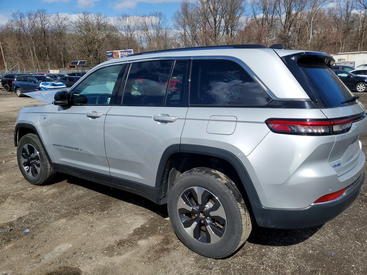 2023 JEEP GRAND CHEROKEE LIMITED 4XE photo 4