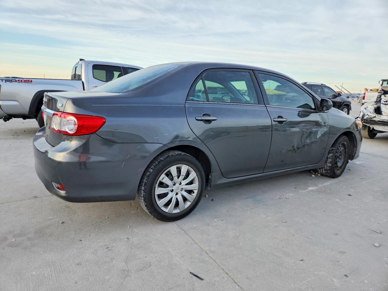2013 TOYOTA COROLLA LE photo 7