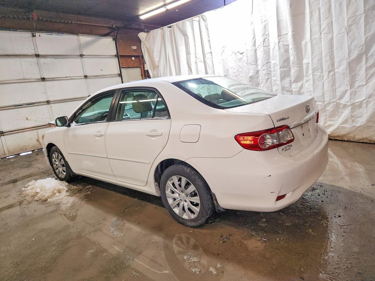 2013 TOYOTA COROLLA LE photo 4