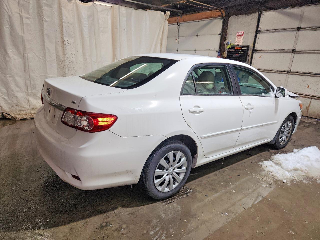 2013 TOYOTA COROLLA LE photo 7