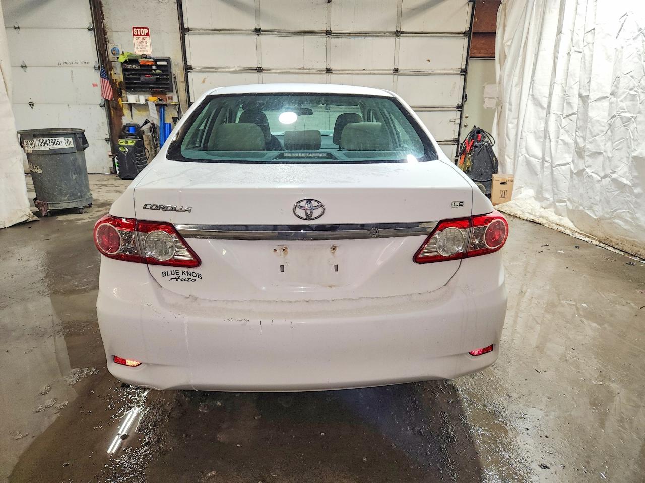 2013 TOYOTA COROLLA LE photo 16