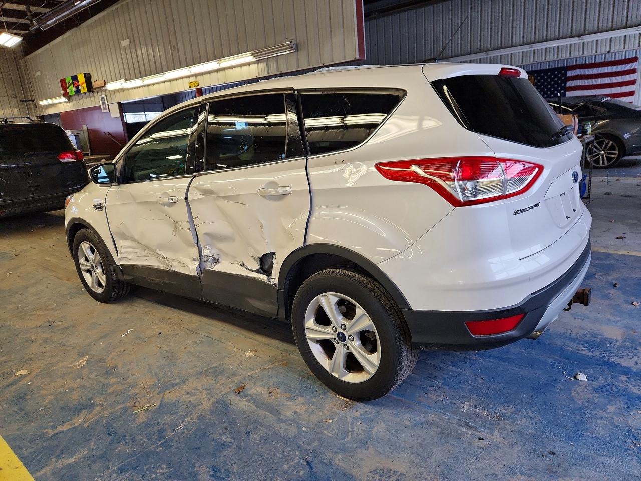 2014 FORD ESCAPE SE photo 2