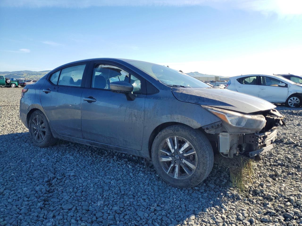 2021 NISSAN VERSA SV photo 7