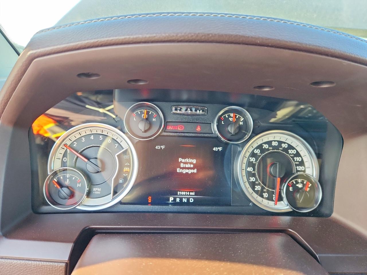 2013 RAM 1500 LARAMIE photo 17