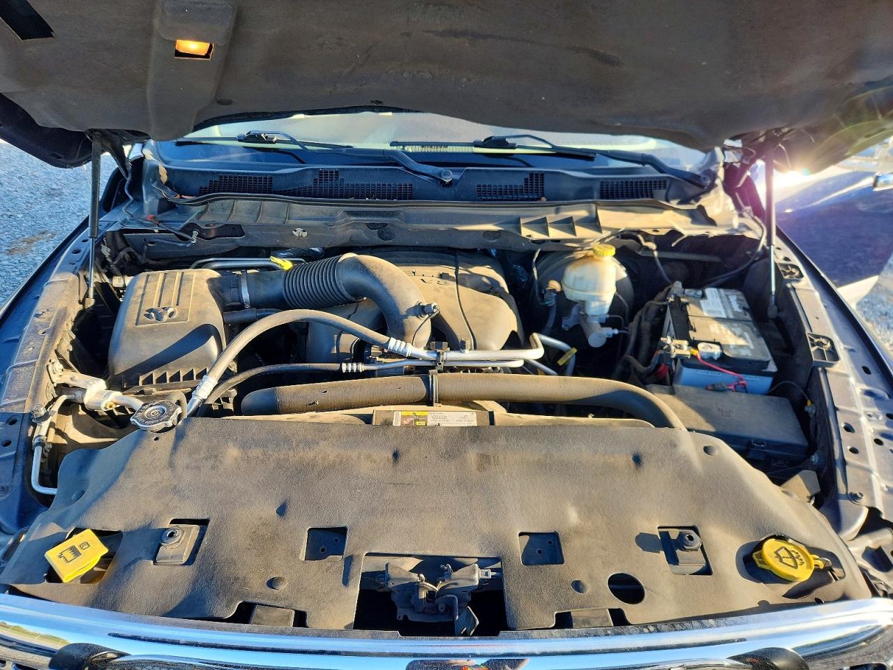 2013 RAM 1500 LARAMIE photo 21