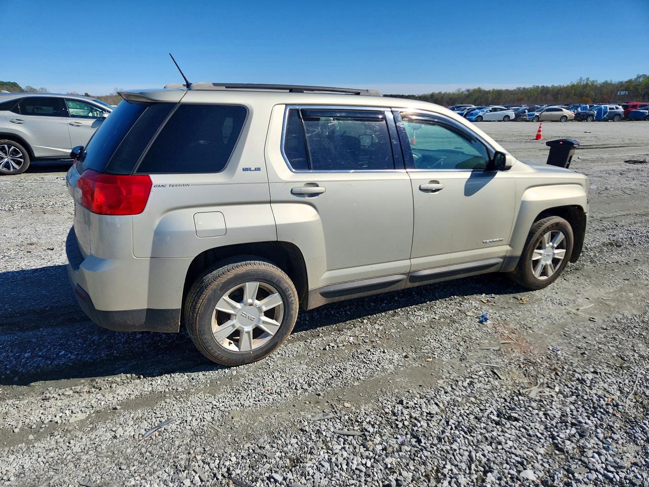 2013 GMC TERRAIN SLE photo 7