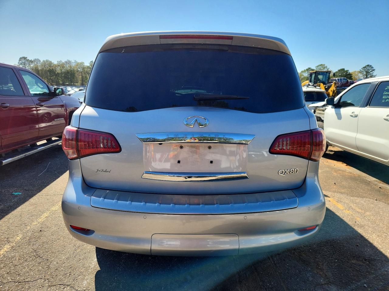 2017 INFINITI QX80 BASE photo 6