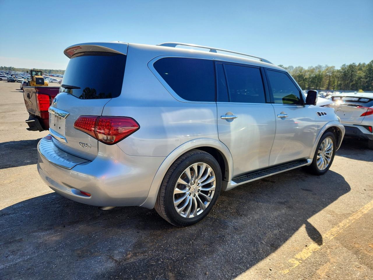 2017 INFINITI QX80 BASE photo 3